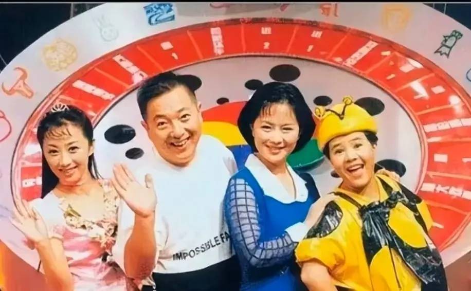 金龟子母女直播惹争议，女儿回应“蹭金龟子流量”：我妈努力一辈子，不就是让我蹭吗？
